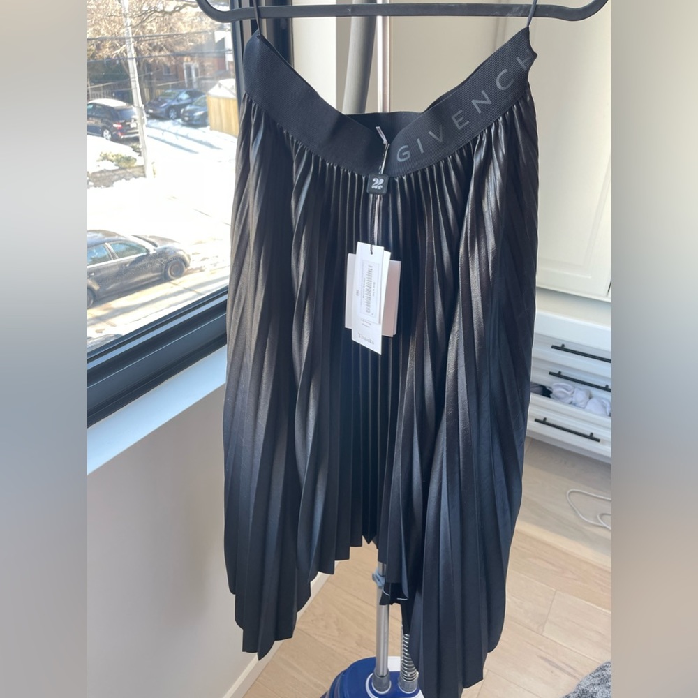 Givenchy black pleated skirt NWT